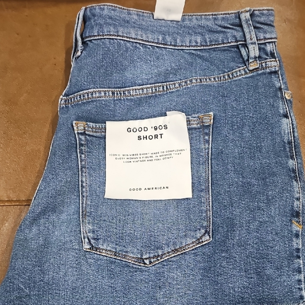 Good American Good 90's Short Size 15